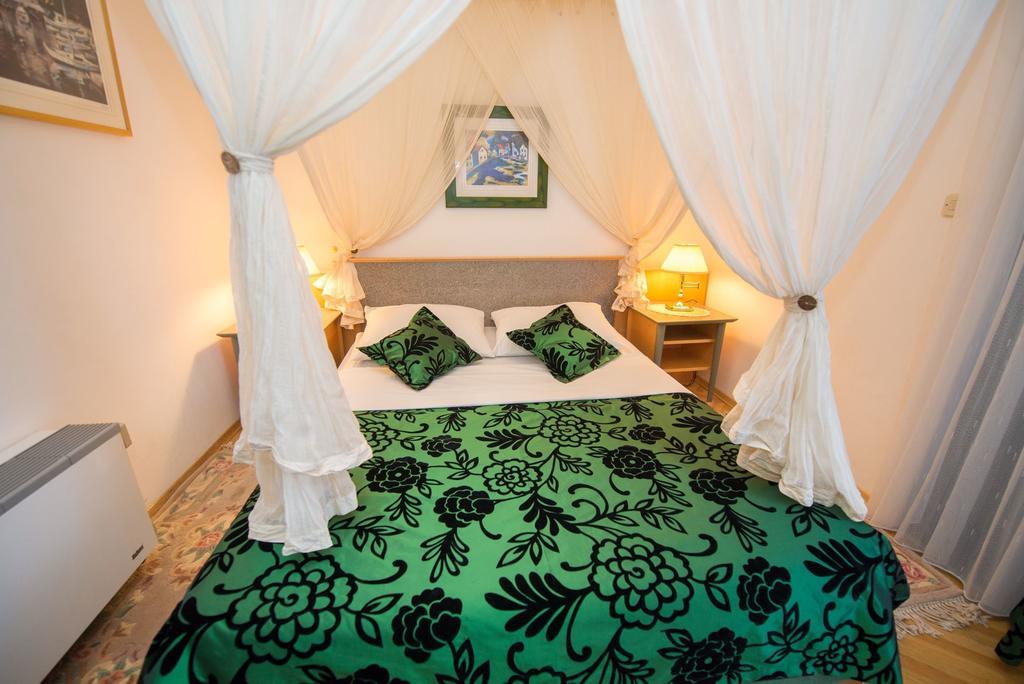 Apartments Marija Near Center Водице Екстериор снимка
