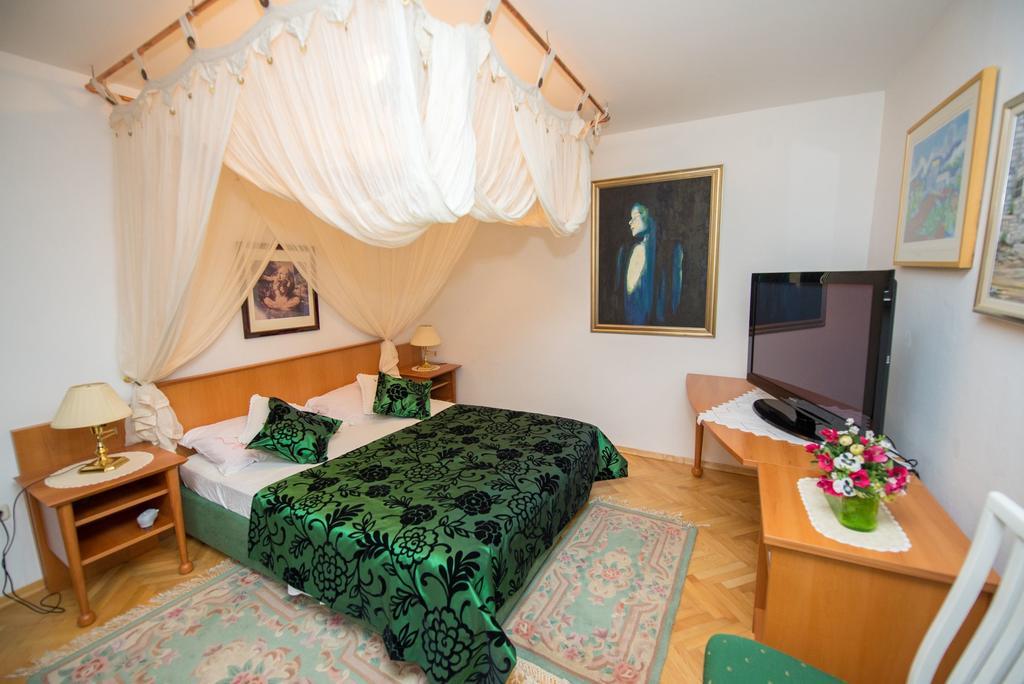 Apartments Marija Near Center Водице Екстериор снимка