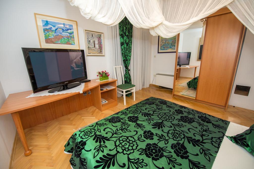Apartments Marija Near Center Водице Екстериор снимка