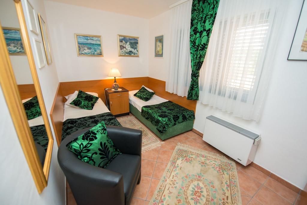 Apartments Marija Near Center Водице Екстериор снимка